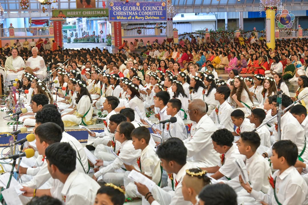 Deck The Halls | Christmas Celebrations 2023 |Christmas Choir by  Overseas Children, SSSGC  | December 25, 2023 | Evening Program | Prasanthi Nilayam