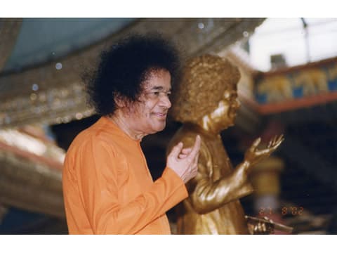 Daya Karo Sai Narayana Karuna Sagara Narayana